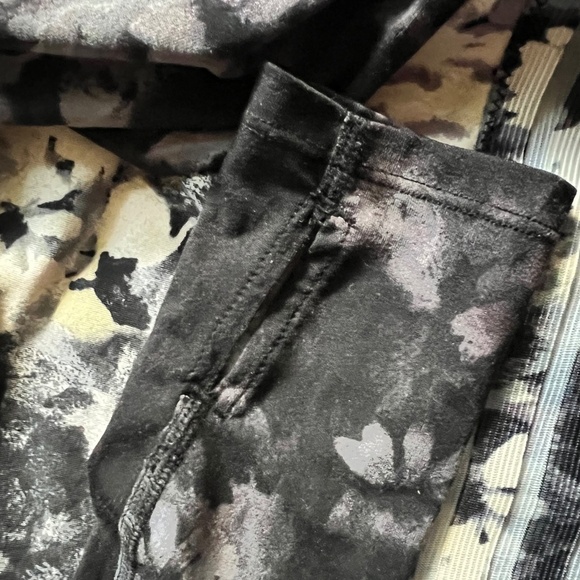 Free People Movement Idris Floral Mesh Crop Top Mock Neck Size Medium EUC - Picture 7 of 7